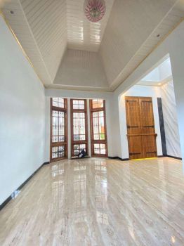Rumah mewah Tlogomulyo