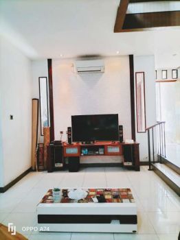 Rumah cantik terawat di Anggrek Loka Graha Raya Bintaroqq