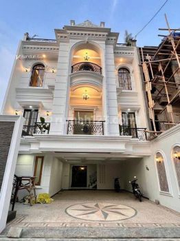 RUMAH ASRI DAN NYAMAN + ROOFTOP