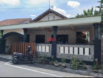 Jual rumah kampung lokasi gawanan colomadu luas 140mtr harga 650jt neg