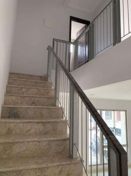 Sewa Rumah Golf Island PIK 3 Lantai Uk 6x12,5 Ada 4 AC