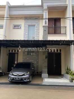Rumah 2 Lantai Bagus SHM di Komplek Setia Residence, Bekasi