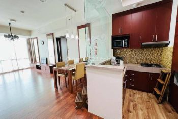 Kemang Village Residence 2 BR Tower Empire, Floor Using Parquet