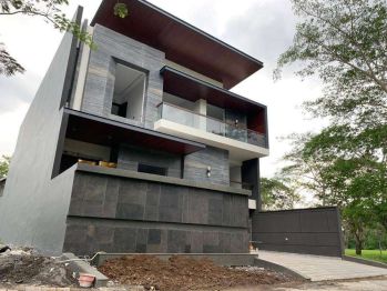 Rumah BARU 2.5 lantai di BGI