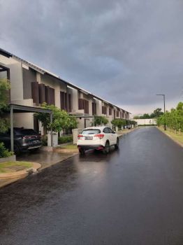 Di Sewakan Rumah Mewah Terawat Di Summarecon Cluster Flora