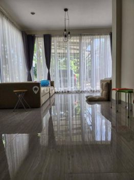 Rumah dijual di Chalcedony Pondok Hijau Golf Gading Serpong