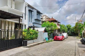 RUMAH CANTIK LINGKUNGAN ELIT ONE GATE KEBO IWA DENPASAR