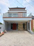 thumbnail-rumah-cantik-konsep-bali-modern-akses-jalan-besar-7