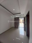 thumbnail-rumah-cantik-konsep-bali-modern-akses-jalan-besar-2