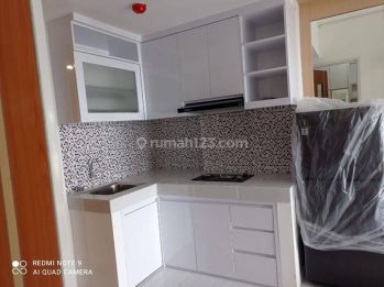 Disewakan apartemen puncak CBD 2 BR full furnish lantai 26 ( baru dipakai 2 baru