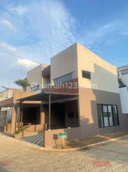 Rumah 2 Lantai 3 Kamar Tidur Di Dekat Mall The Park Sawangan