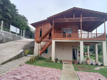 Di jual tanah plus vila kayu mewah