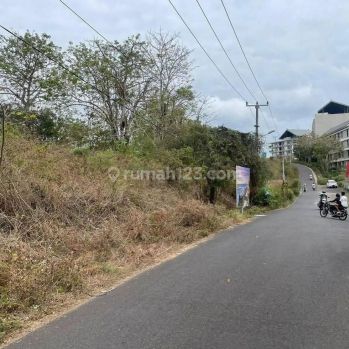 TANAH LANGKA TEBING LAUT CLIFTFRONT DI ULUWATU, BALI