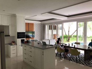 Rumah Mewah Halaman Luas n Hijau Asri dg Swimming Pool Kucica Bintaro9