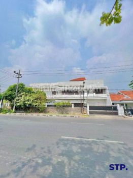 Rumah Komersil Hoek di Raya Merr Rungkut Asri