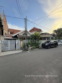 Rumah Dalam Komplek Dekat Mal Taman Anggrek Da Tol Dalam Kota