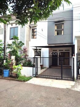 Rumah Sewa 2 Lantai Semi Furnished di Camar Bintaro