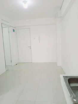 Sewa 2BR UF Lt 06 View Swimming pool BassuraCity