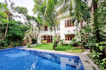 RENT KEMANG TIMUR RUMAH CANTIK LOKASI NYAMAN BUAT HUNIAN