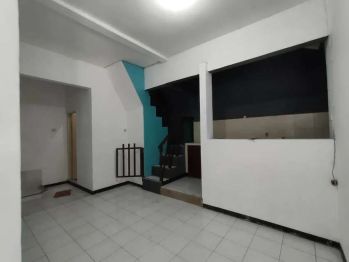 Dikontrakkan/Disewakan Rumah Semolowaru Elok Surabaya