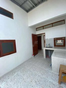 Rumah Bagus 5x15 2 kamar tidur Siap Huni lokasi di barat SBY