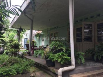 Rumah lama di Dharmawangsa Kebayoran Baru