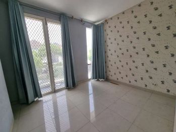 Minimalis Siap Huni Row jalan super lebar Woodland Citraland