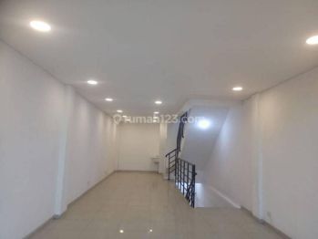Di sewakaan Ruko di Medan satria bekasi 60 m Bagus 4 lantai bisa contener