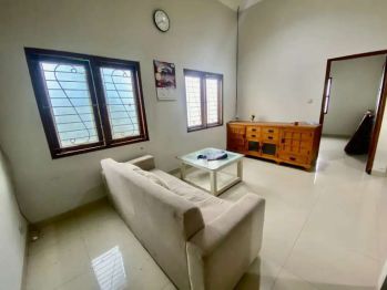 Rumah minimalis dalam perum di Jongke