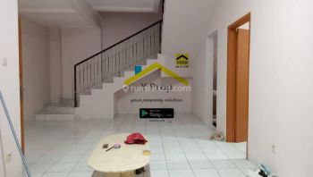 Disewa Rumah di Tanjung Duren, Kt 4+1, 2 Lantai, Jl Delima, Jakarta Barat