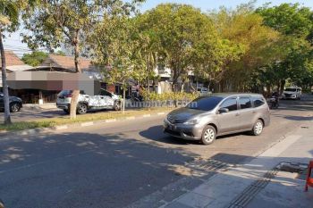 umah Usaha Nol Jalan Raya Gayungsari, Surabaya Selatan , Strategis