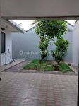 thumbnail-di-sewakan-rumah-di-cluster-aralia-2-lantai-lebar-8x20-depan-taman-hadap-selatan-8