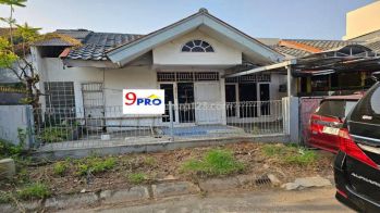 Rumah Tua Butuh Renovasi SHM - Sertifikat Hak Milik di Taman modern cakung timur