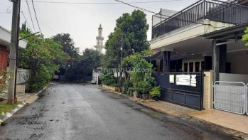 Rumah Mewah, Cilandak Barat, 2 Lantai, Cocok Untuk Kosan