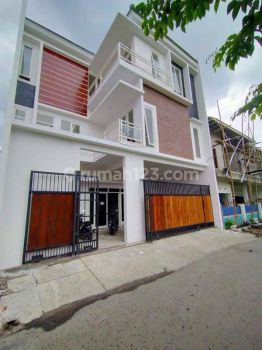 DIJUAL RUMAH KOST 10 KAMAR DEKAT UNIVERSITAS BRAWIJAYA