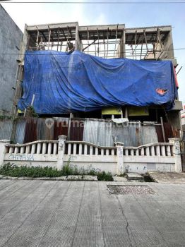 Non.631 Rumah New 3 Lantai Jelambar Jakarta Barat