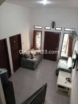 Rumah dekat kampus uhamka fak. Kedokteran jl. Jombang raya