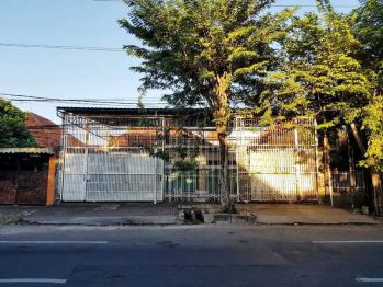 DISEWAKAN RUMAH USAHA AREA KOMERSIAL SURABAYA PUSAT