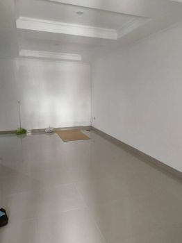 SS2106- DISEWAKAN Rumah Bagus dan Rapih Jln 2Mbl di Pelepah Asri ,NEGO