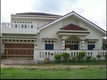 Rumah Strategis Cocok Buat Hunian dan Bisnis