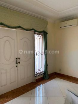 Rumah Nyaman dan Asri di Raffles Hills Blok J Cibubur