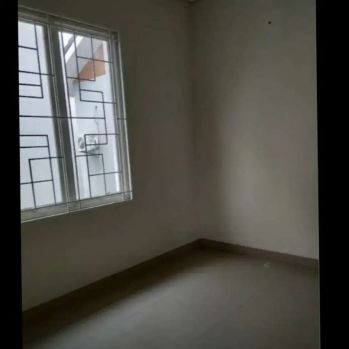 Disewakan Rumah Dua Lantai Siap Huni