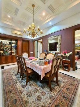 Di jual rumah siap huni tanah luas di cilandak