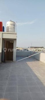 Chandra Di Sewakan Ruko Baru Uk 4x17m di Jelambar