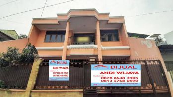 Rumah besar lokasi strategis di Tomang(TM61)