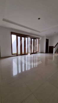 Rumah Dijual Dalam Cluster Area Pondok Indah Jakarta Selatan