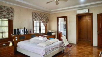 RUMAH MEWAH LOKASI STRATEGIS DI JAKARTA SELATAN