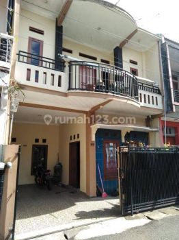 Rumah 2,5 lantai siap huni di Riung bandung 700 jt an
