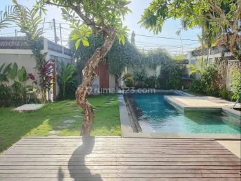 THREE BEDROOMS SPACIOUS VILLA FOR LEASEHOLD