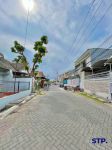 thumbnail-disewakan-rumah-mulyosari-prima-jalan-utama-siap-huni-3